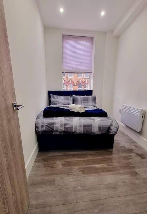 2 Bed Cosy Flat Close To Bus & Tube Station Λονδίνο Εξωτερικό φωτογραφία